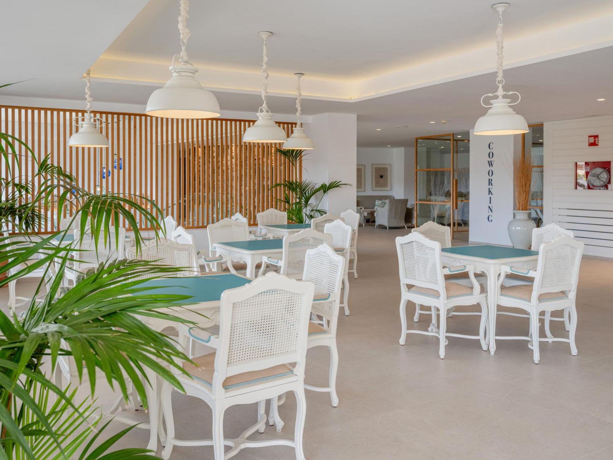 Grupotel Maritimo Пуерто де ла Аркудия Екстериор снимка